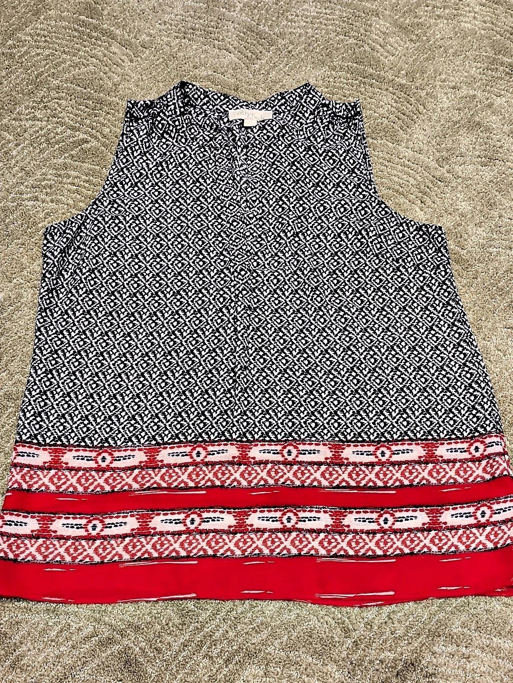 Olive & Oak Navy and Red Printed Sleeveless Camisole Blouse Geometric Tank Top